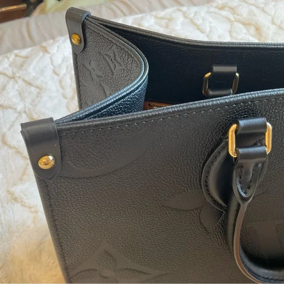 Louis Vuitton Black Monogram ONTHEGO MM Tote - Picture 12 of 16